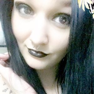 Meet your Posher, Courtney